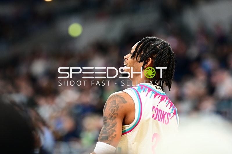 Zachery Cooks (3; Telekom Baskets Bonn) auf dem Spielfeld