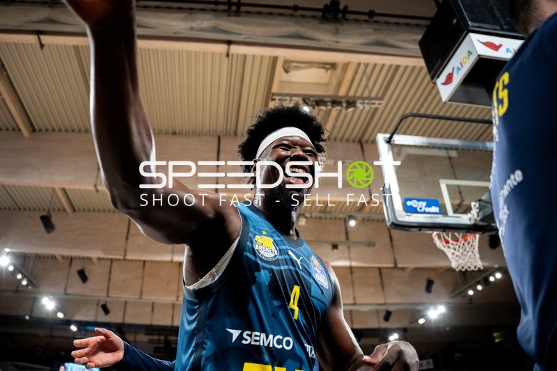 Szene mit Brian Fobbs (4; EWE Baskets Oldenburg)