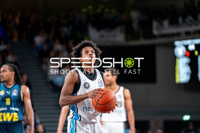 Ross Williams (34; Veolia Towers Hamburg) in Aktion