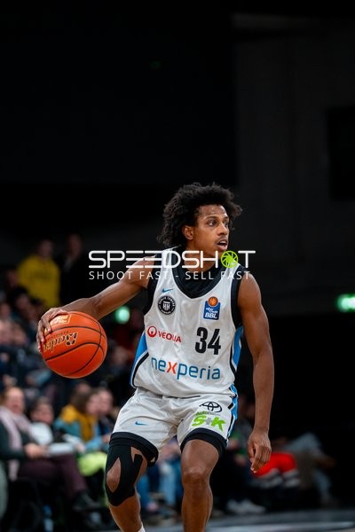 Ross Williams (34; Veolia Towers Hamburg) in Aktion