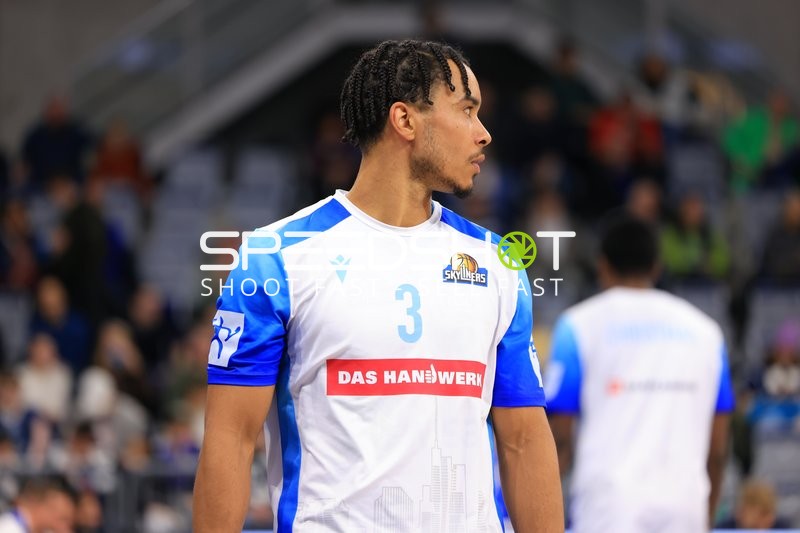 Basketball-Szene mit Garai Zeeb (3; Frankfurt Skyliners)