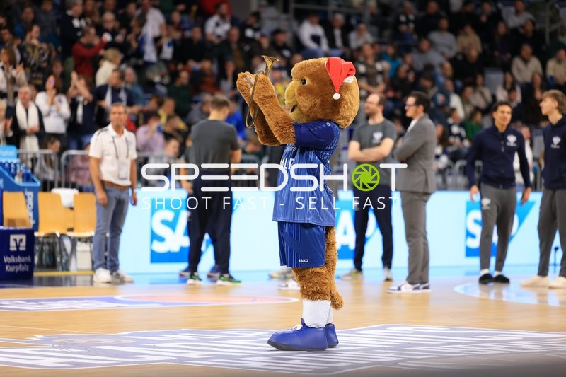 Maskottchen Accy (99; MLP Academics Heidelberg) mit Trompete