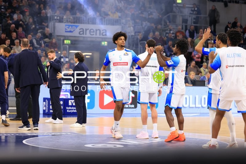 Szene mit Jamie Edoka (5; Frankfurt Skyliners) und Joseph Reddish (997; Frankfurt Skyliners)