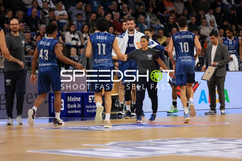 Szene mit Paul Zipser (9; MLP Academics Heidelberg) und Mateo Seric (21; MLP Academics Heidelberg)