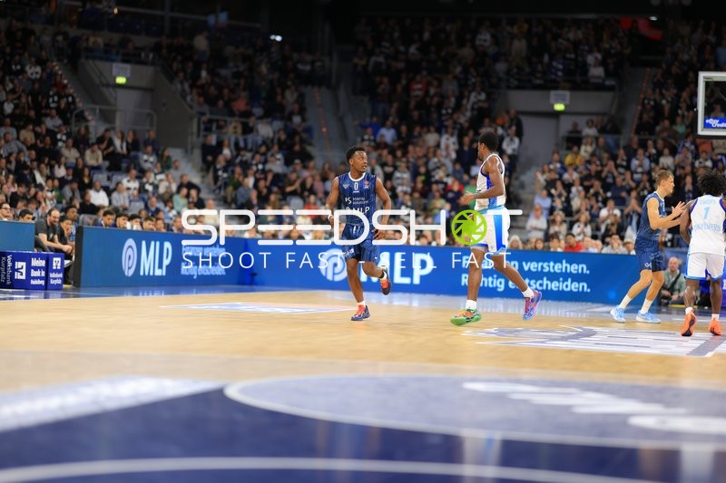 Spielaktion mit DJ Horne (0; MLP Academics Heidelberg)