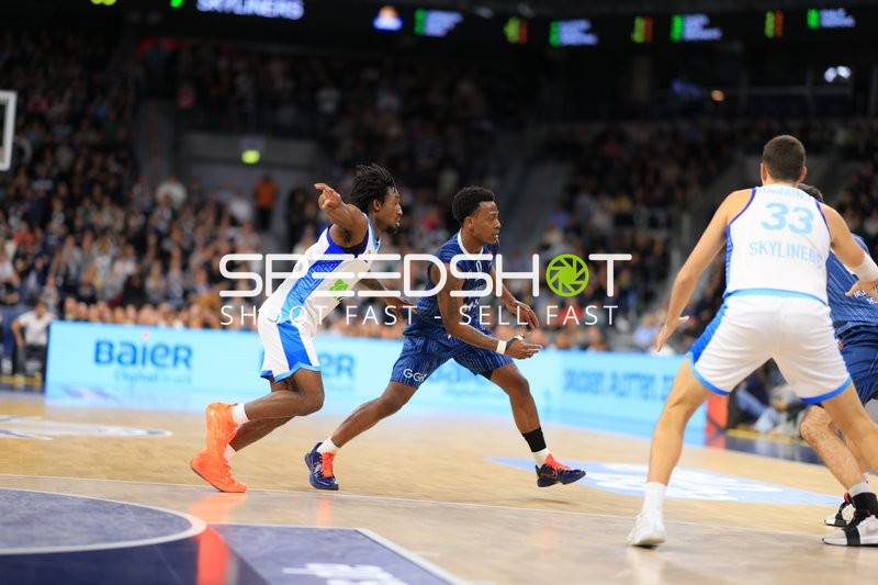 Spielaktion mit DJ Horne (0; MLP Academics Heidelberg)