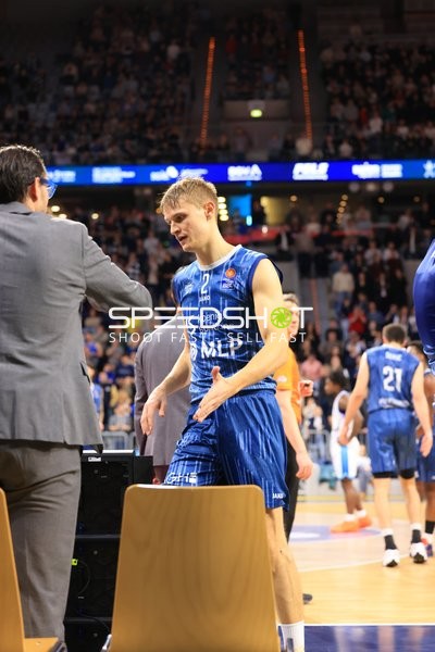 Szene mit Niklas Würzner (2; MLP Academics Heidelberg)