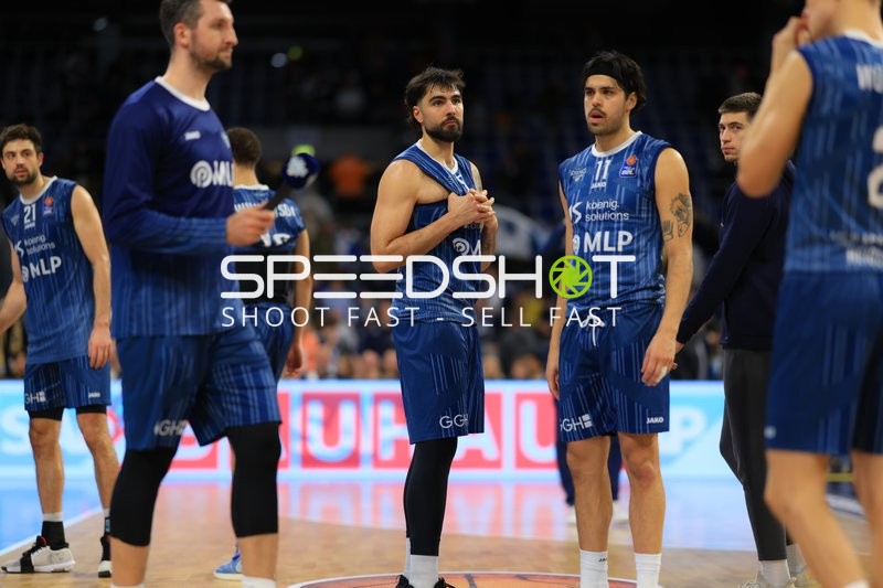 Szene mit Paul Zipser (9; MLP Academics Heidelberg) und Teamkollegen