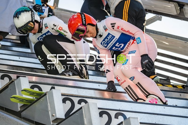 Two-Nights Tour Skispringen Damen Start