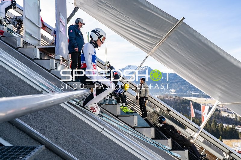 Two-Nights Tour Skispringen Damen