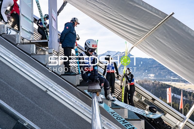 Two-Nights Tour Skispringen Damen