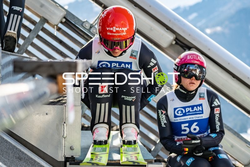 Two-Nights Tour Skispringen Damen Start