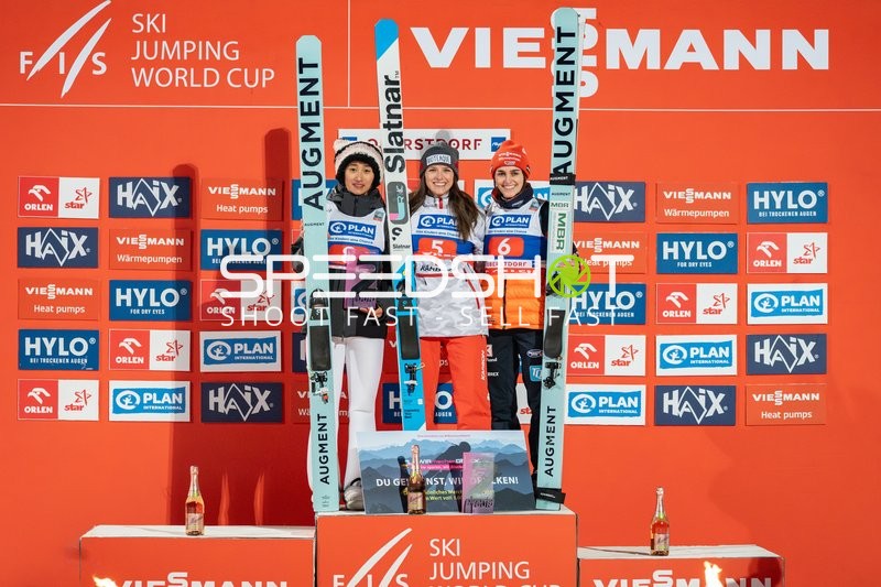 Two-Nights Tour Skispringen Damen Podium