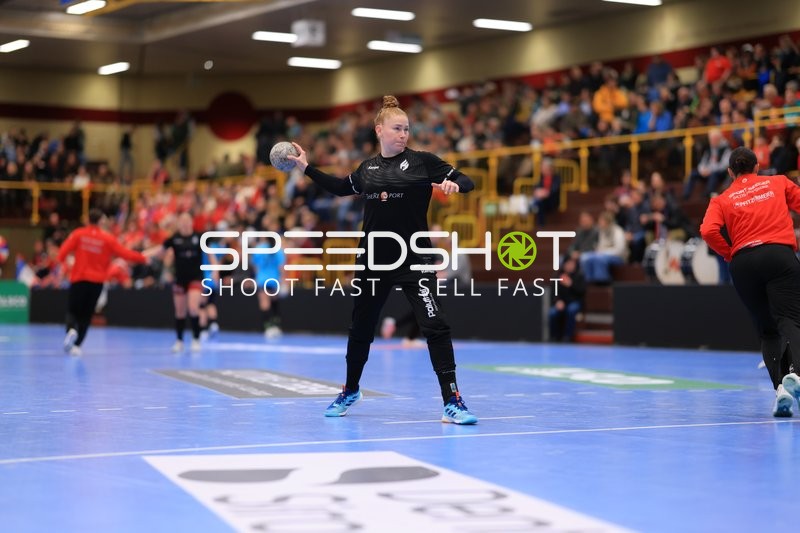 Meike Schmelzer (24; HSG Bensheim/Auerbach) in Aktion