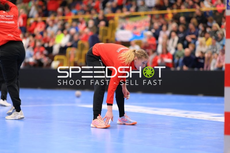 Szene mit Helen van Beurden (36; HSG Bensheim/Auerbach)