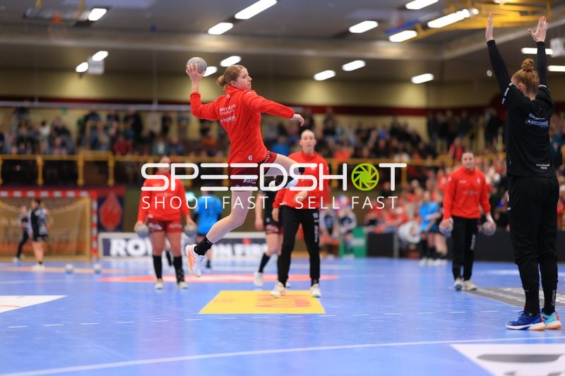 Szene mit Nina Engel (6; HSG Bensheim/Auerbach) und Matilda Ehlert (10; HSG Bensheim/Auerbach)