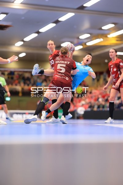 Szene mit Isabell Hurst (5; HSG Bensheim/Auerbach) und Matilda Ehlert (10; HSG Bensheim/Auerbach)