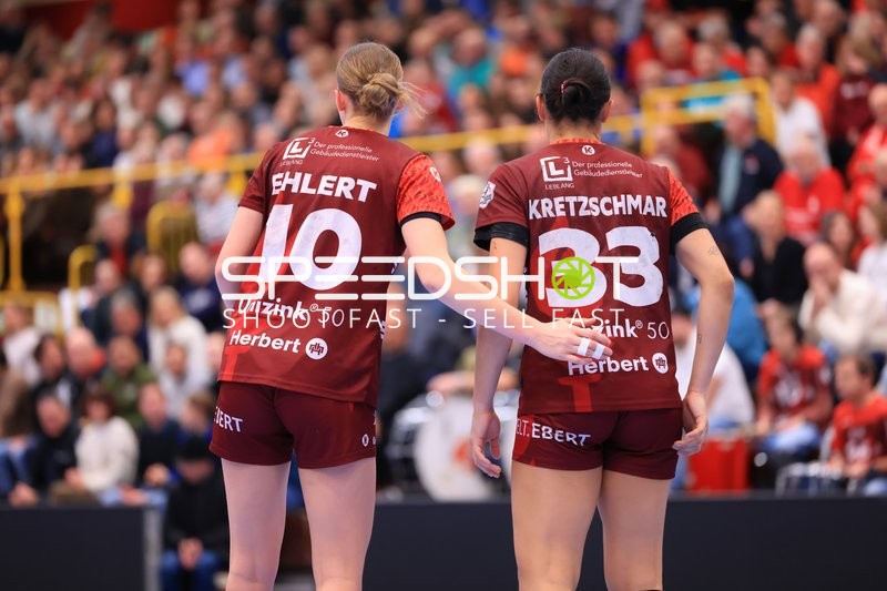 Szene mit Matilda Ehlert (10; HSG Bensheim/Auerbach) und Lucie-Marie Kretzschmar (33; HSG Bensheim/Auerbach)