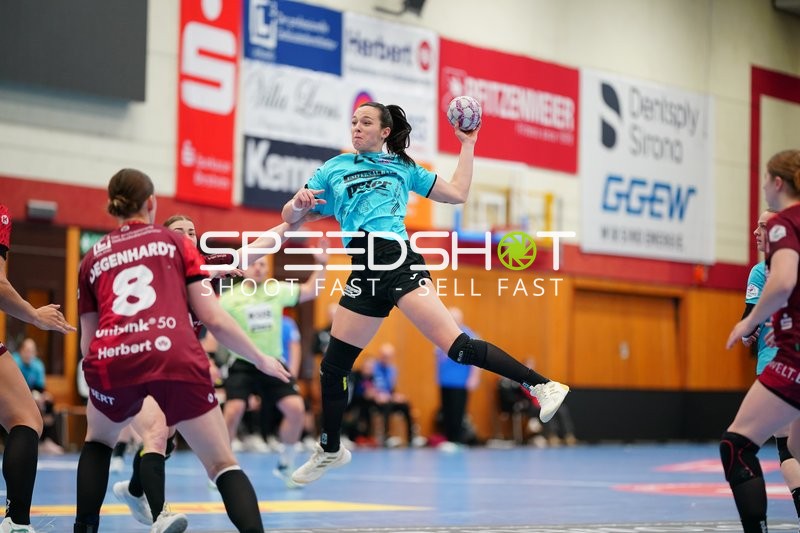 Szene mit Jana Scheib (20; Thüringer HC) und Luca Farago (19; Thüringer HC)