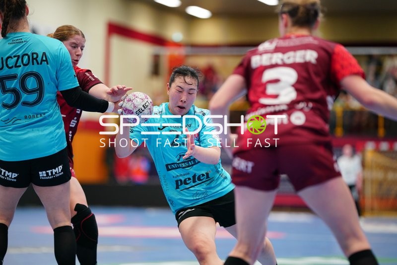 Szene mit Natsuki Aizawa (23; Thüringer HC) und Nina Engel (6; HSG Bensheim/Auerbach)