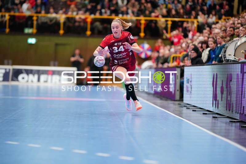 Mia Ziercke (34; HSG Bensheim/Auerbach) in Aktion
