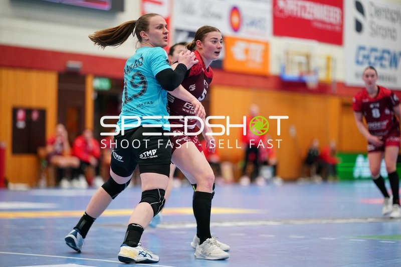 Szene mit Isabell Hurst (5; HSG Bensheim/Auerbach) und Luca Farago (19; Thüringer HC)