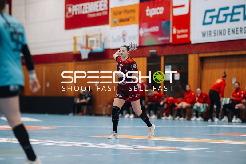 Szene mit Mareike Thomaier (2; HSG Bensheim/Auerbach)