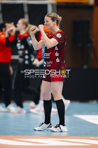 Amelie Berger (3; HSG Bensheim/Auerbach) jubelt