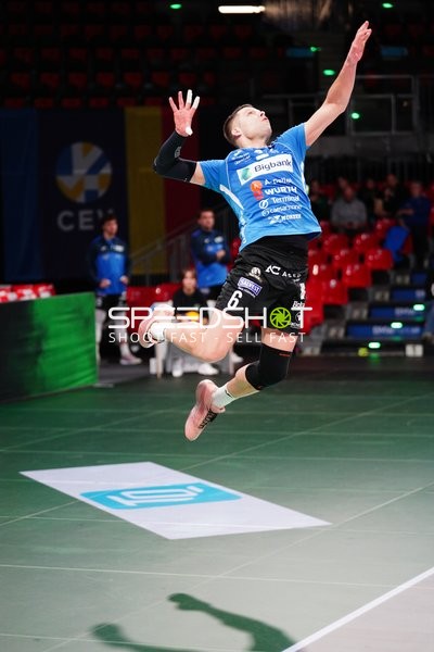 Jakob-Vilhelm Maikalu (9; BigBank Tartu) schmettert