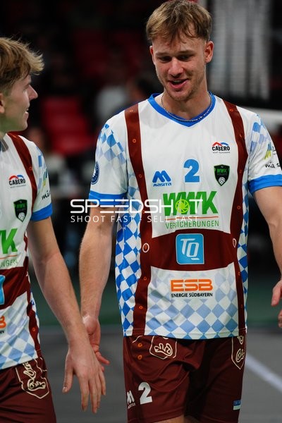 Spielszene mit Bastian Korreck (2; WWK Volleys Herrsching)