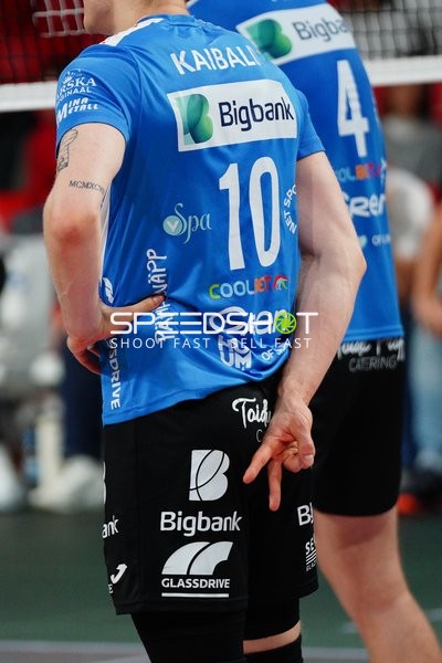 Spielszene mit Stefan Kaibald (10; BigBank Tartu) und Moritz Gärtner (4; WWK Volleys Herrsching)