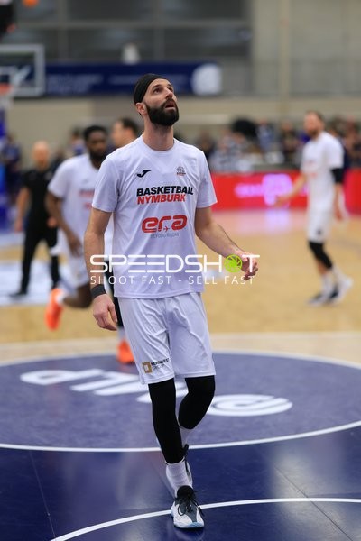 Basketball-Szene mit Basketball Nymburg