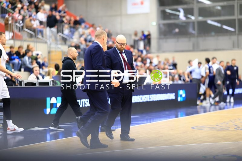 Offizielle am Spielfeldrand