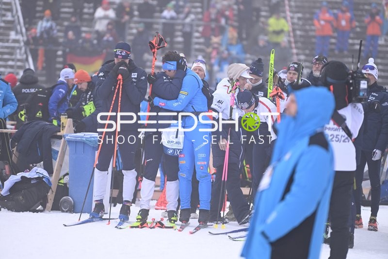 Emotionale Umarmung bei Sprint in Oberhof