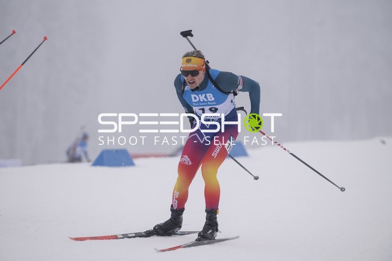 Sprint der Männer mit Maksim MAKAROV (19; Biathlon Männer)