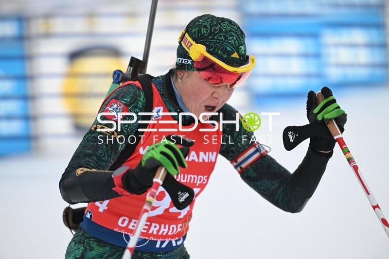 Sprint der Frauen: Anastasiya KUZMINA (49; Biathlon Frauen) in Aktion