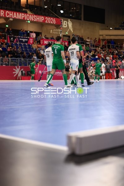 Luca Großmann (19; Deutschland) und Dieter-Enrique Linnekogel (16; Deutschland) auf dem Feld