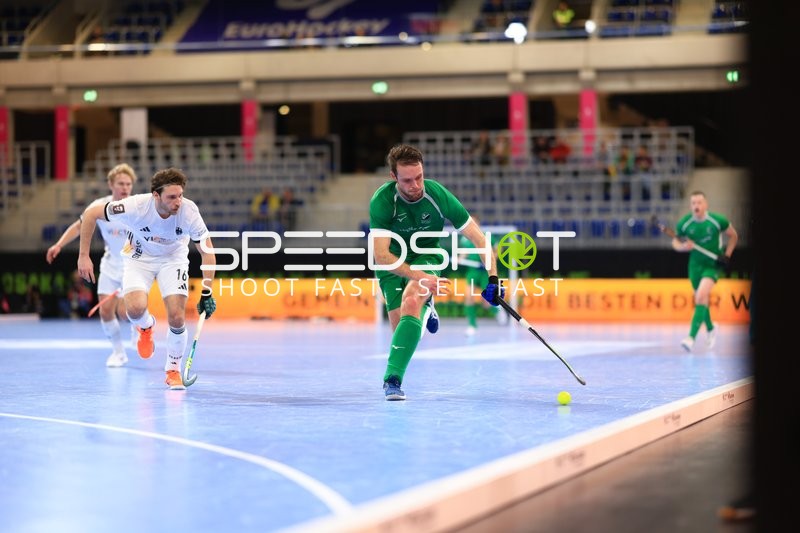 EuroHockey Indoor Championship 2026 - 16; Irland mit Ball