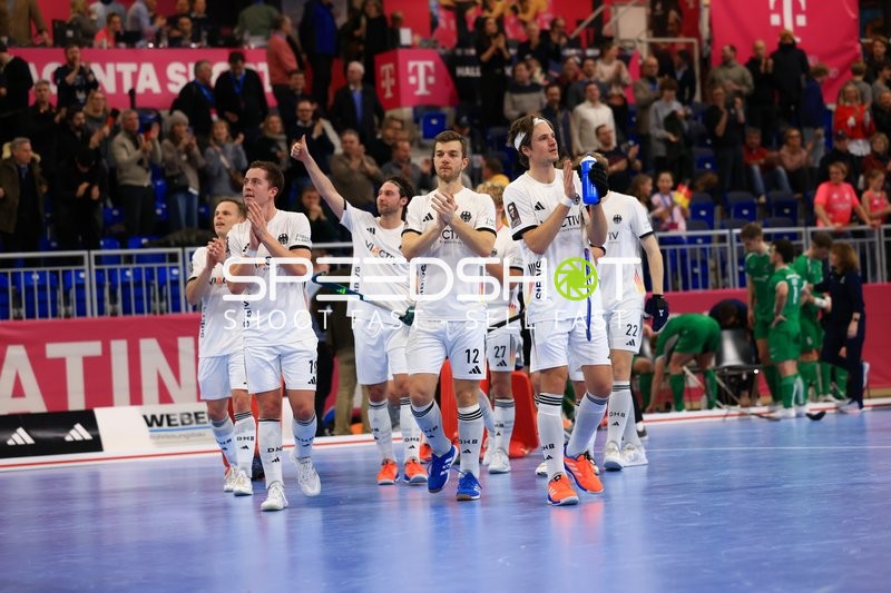 EuroHockey Indoor Championship 2026 - Luca Großmann (19; Deutschland) applaudiert