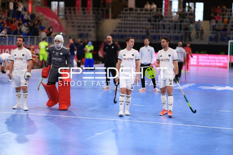 Luca Großmann (19; Deutschland) und Dieter-Enrique Linnekogel (16; Deutschland) auf dem Spielfeld