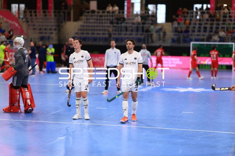 Luca Großmann (19; Deutschland) und Dieter-Enrique Linnekogel (16; Deutschland) auf dem Spielfeld
