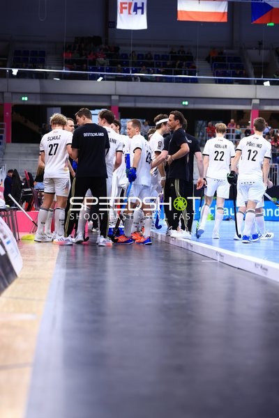 Taktikbesprechung bei Deutschland