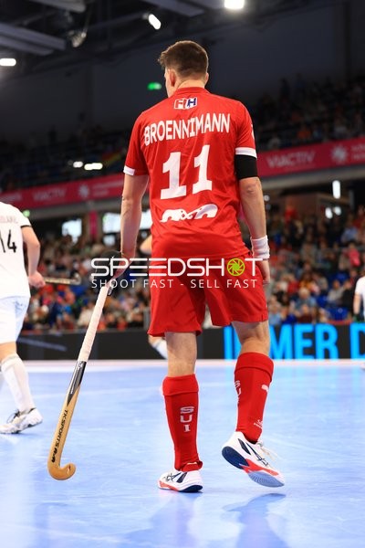 11; Schweiz in Aktion