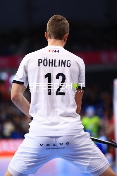 Anton Pöhling (12; Deutschland) mit Ball