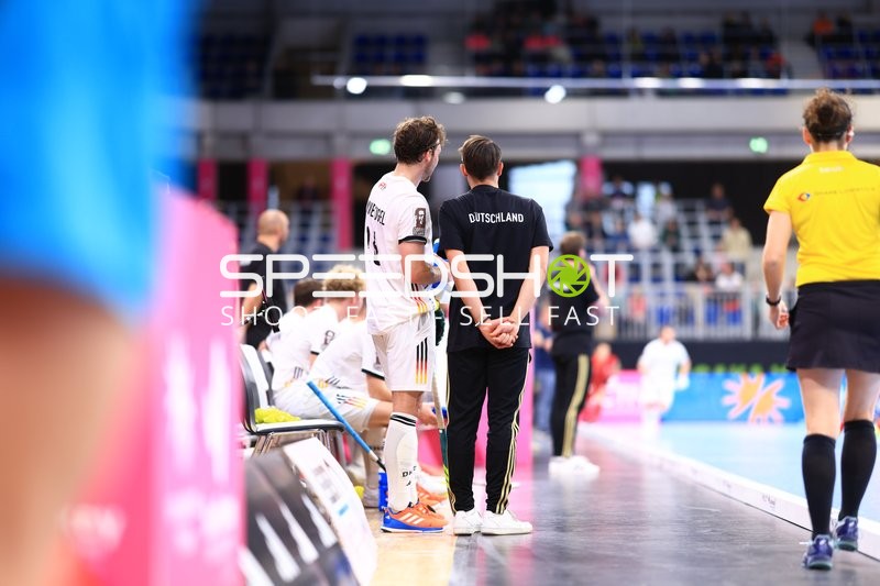 Tom Schmidt-Didlaukies (14; Deutschland) am Spielfeldrand