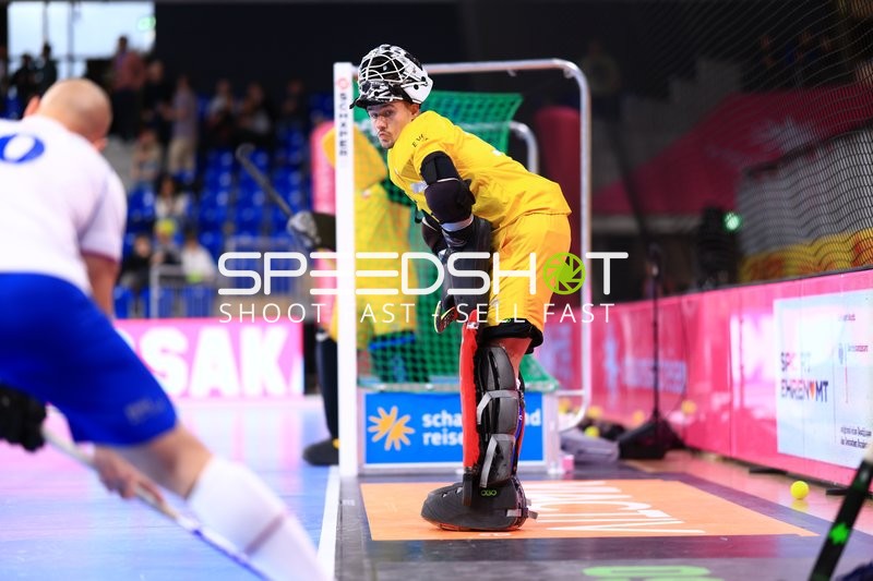 Torwart Necip CILKIZ (26; Türkei) fokussiert im Tor