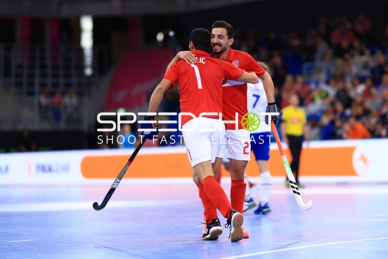 Feiernde Spieler von Türkei