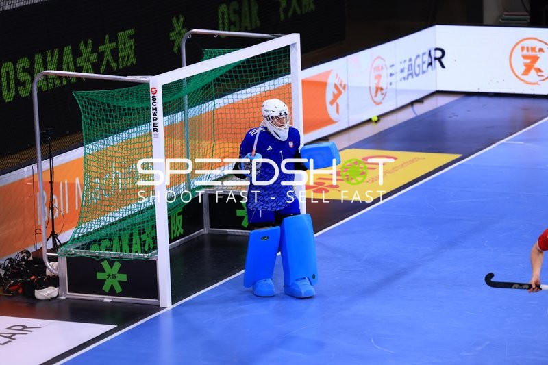 Torwart Mateusz POPIOLKOWSKI (1; Polen) im Tor