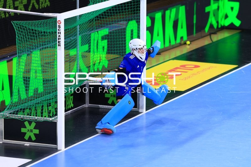 Torwart Mateusz POPIOLKOWSKI (1; Polen) in Aktion