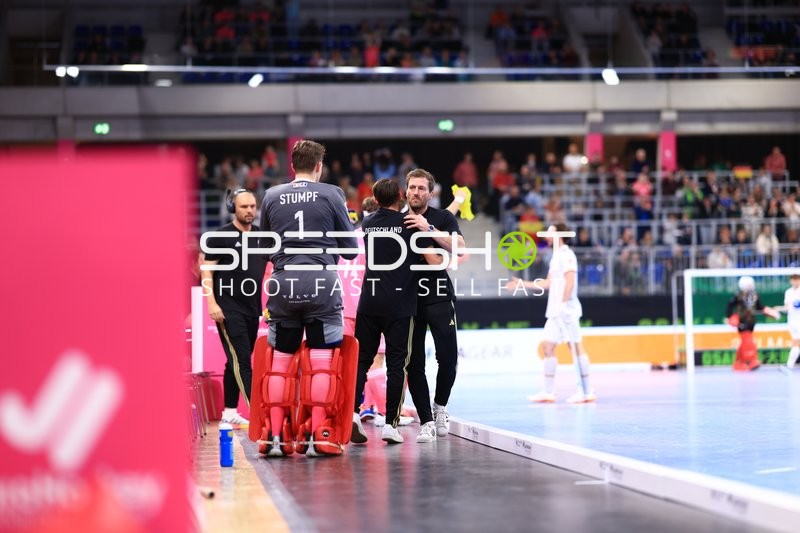 Torwart 1; Unbekannt im Gespräch